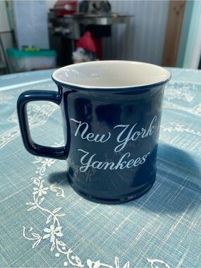 New York Yankees Navy Ceramic Coffee Mug - Official Team Script